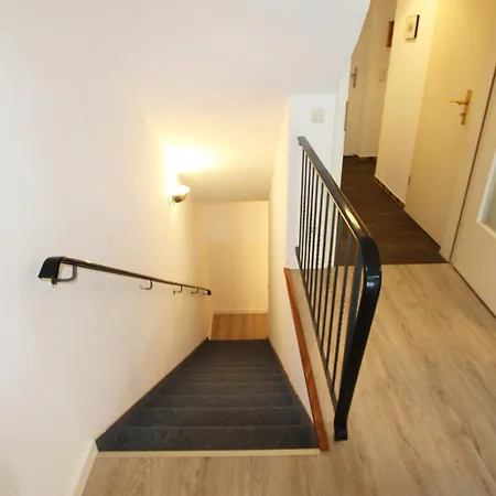Sueder Wung 16 D, App 3 *